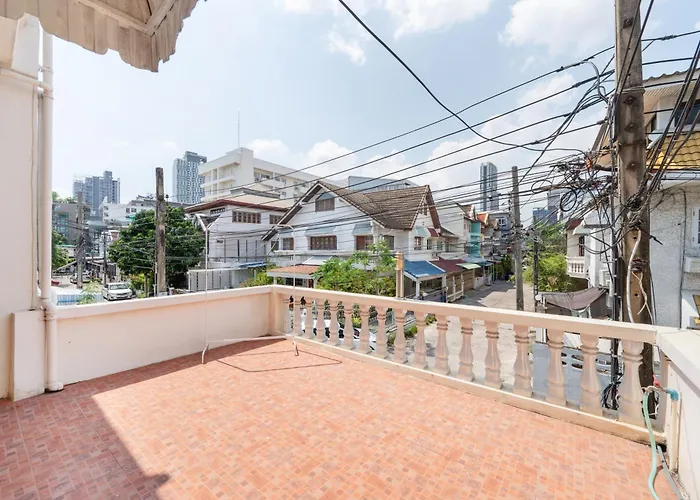 Villa Katie House Sukumvit 10 Pax