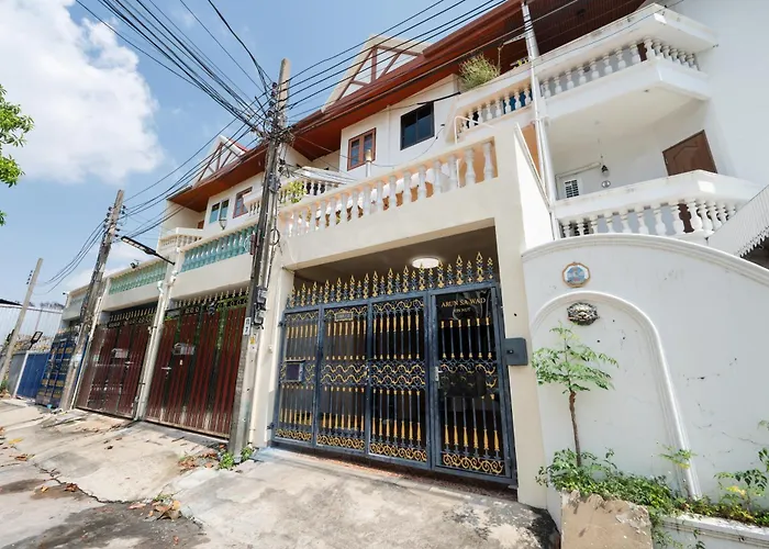 Katie House Sukumvit 10 Pax *