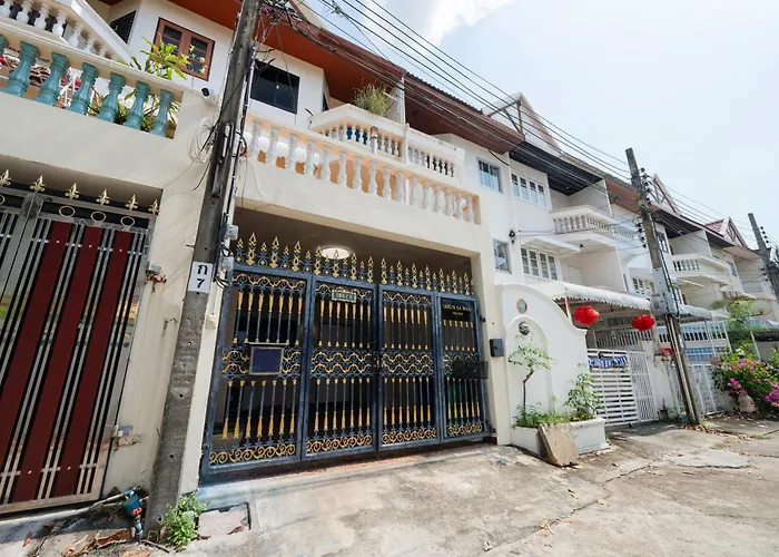 فيلة Katie House Sukumvit 10 Pax