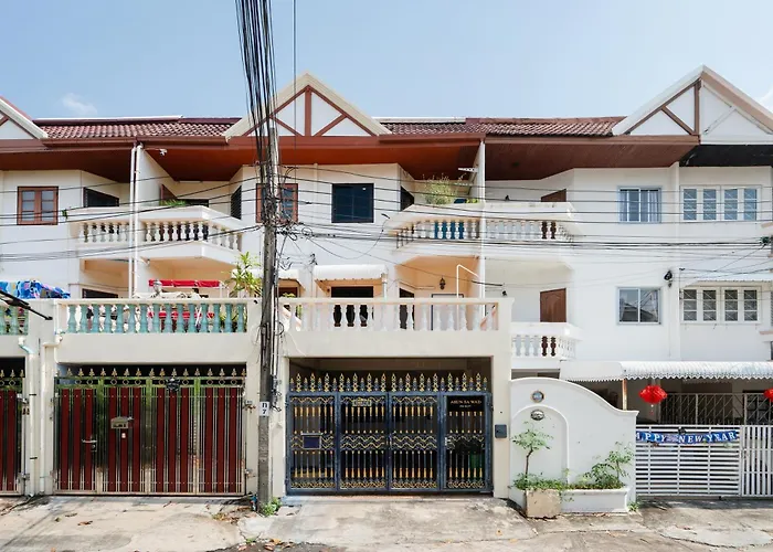 فيلة Katie House Sukumvit 10 Pax